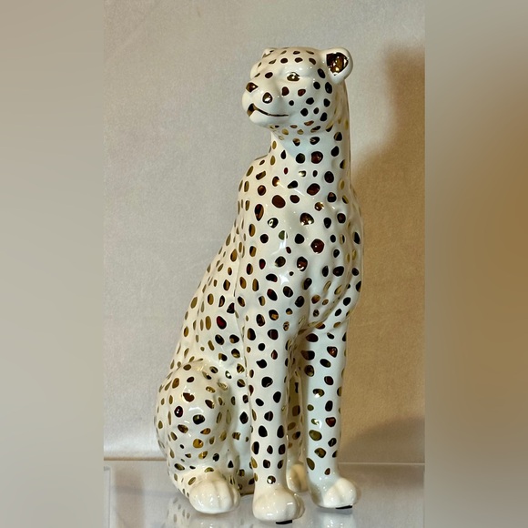 Ceramic Cheetah statue in ivory and gold - Picture 8 of 8